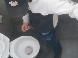 Dando aquela aliviada depois do almoço - Parte 1