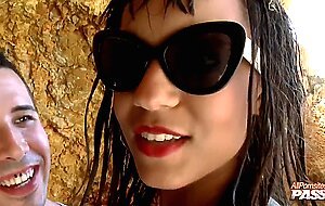 Sasha Jones Blowjobs By The Rocks