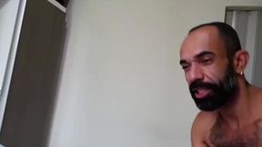 coroa guloso aguentou a rolona do macho roludo e ainda quis um consolo junto no rabao