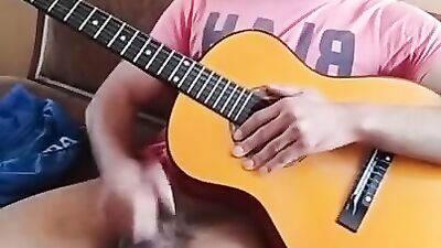 gay twink dando lechita