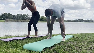 Downward Doggy w/ Mandy Rhea BLOWJOB