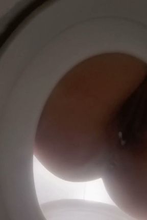 Bathroom-slave Toilet Peeking on Bellealiz Peeing and Farting