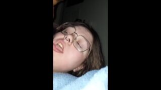 Film hardcore d'une BBW (femme forte et ronde) avec un gros cul se faisant baiser par une grosse bite