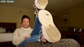 ABG kicks off her sneakers for bare sole views! - MP4