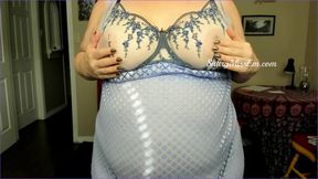 BBW in blue seduces you