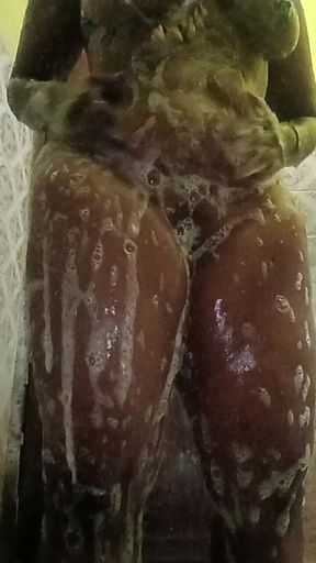 Pussy Shaving and Hot Bathing