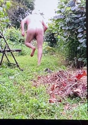 Running naked slo motion