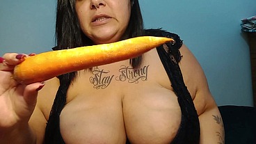 Bbw Trying Vegetables - Mary Jhuana