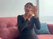 mi culona vecina me invita a su casa a ver una película porno y me pide que la folle duro y rico