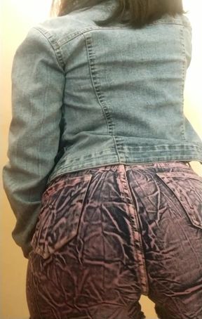 She Dances and Strips Naked Showing Her Hairless Pussy