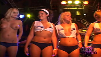 Thick Booty Big Tit Freaks Shake It In Key West #1