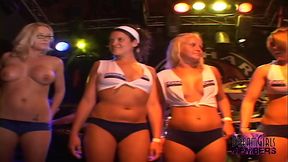 Thick Booty Big Tit Freaks Shake It In Key West #1