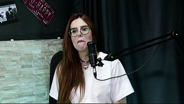 TINHA ACABADO DE ENTERRAR A AV&Oacute_ E FOI HUMILHADA NA GRAVA&Ccedil_&Atilde_O - Bella Ruiva (Moai TV)