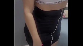 SEXO AMADOR CASEIRO DO CASAL!ESPOSA FEZ UM STRIPTEASE E DEPOIS DEU GOSTOSO DE QUATRO!