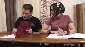 Sexy girl gets her tight asshole pounded on the desk by her classmate