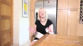 Mature British wife Louise gives a bedtime BJ