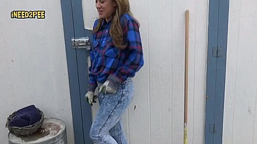 Cheyenne Jewel Pisses Her skintight Jeans