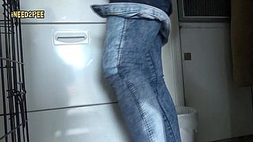 Cheyenne Jewel Pisses Her skintight Jeans