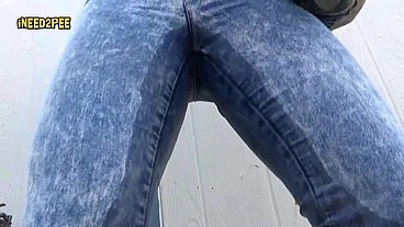 Cheyenne Jewel Pisses Her skintight Jeans