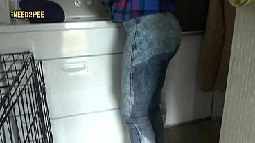 Cheyenne Jewel Pisses Her skintight Jeans