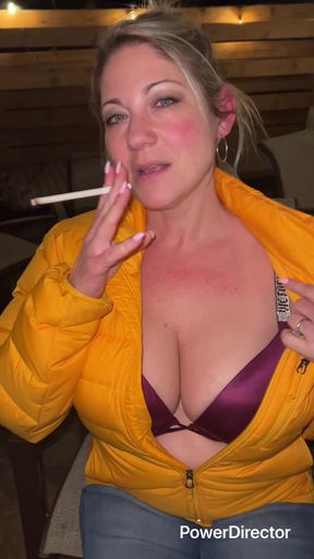 MILF smoking and getting fucked outside