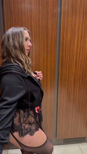 Hotwife gets fucked in the Elevator by BBC
