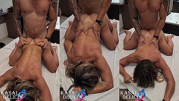 O safado tatuado colocou a casadinha de 4 e fudeu ela com força e fez a putinha gozar várias vezes na frente do marido que estava filmando e só na punheta