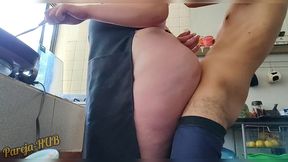 caliento a mi madrastra con mi enorme pene y terminamos follando