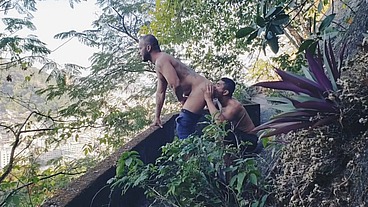 Comi um macho na trilha