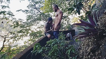 Comi um macho na trilha