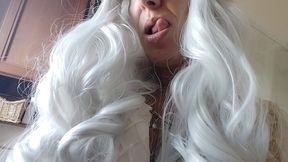 game of farts:daenerys is the queen of farting!