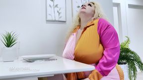 BBW big tits Peyton Thomas the lesbian sex waitress