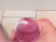 Branlette solo manque un mec pour sucer 🍆🍌🥵