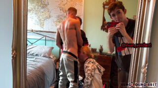 Amatør ung britisk teenager George Mason får stor pik kneppet i røven