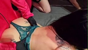 Dernier &eacute_pisode de la saga &quot_ squirt game &quot_. Une partouze avec pleins de chattes...