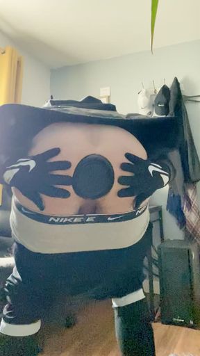 Ejecting my huge, plastic plug after a morning with my mates