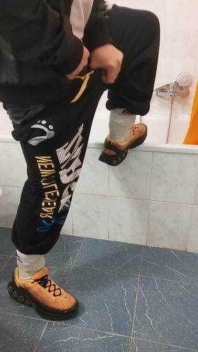 The Perverted Dj - Bro Pissed in His Sneax