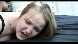 Plnoštíhlé amatérské kypré děvce v zadku