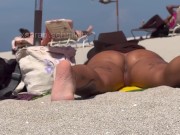 Geile beim Fingern am FKK Strand erwischt!