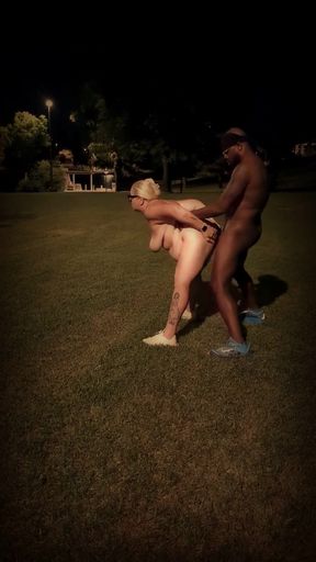 Thick BBW wife nude sex in the park! BadBlondieMonroe   Clip 1