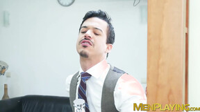 Barber Jonathan Miranda screwed deep in a missionary by hunky Leo Rosso