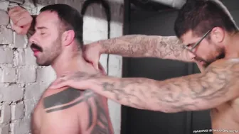 Hairy bear Teddy gets anal fucked by daddy Ryan in amateur scene