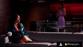 MOMMYSGIRL Ariella Ferrera Loves Tribbing Her Stepdaughter Passionately COMPILATION