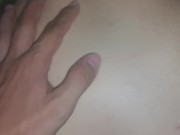 Pequeña tenn le encanta llenar su culo de polla y leche