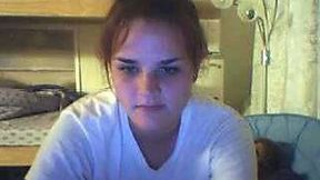 Delicious teen babe bending over to show her perfect ass on webcam