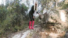 Sexy sprains and pink hunter boots MP4(1280x720)FHD