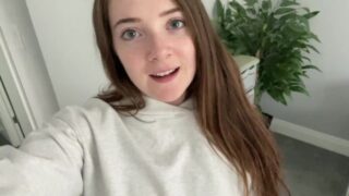 Redhead small tits PAWG masturbating