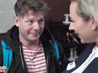 Now THIS is what u call a REAL WOMAN - sharing same couch as Large Breasty mother I'd like to fuck