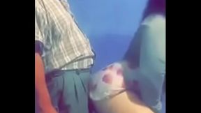 Travesti Cassandra culona haciendo twerking por la pija de su vecino maduro