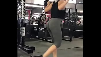 Mujer en el gym &iexcl_que buen culote!